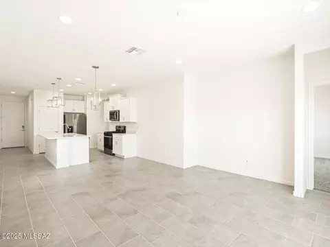 13091 N Farmhouse Ln, Marana, AZ 85653