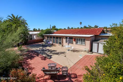 321 S Abrego Dr, Green Valley, AZ 85614