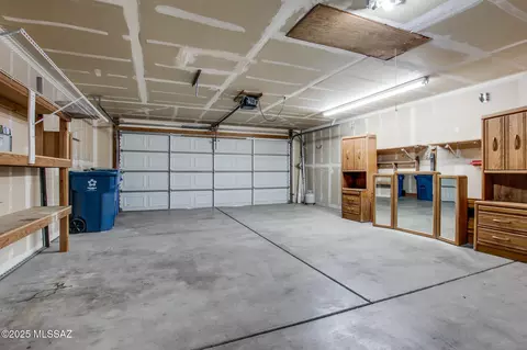 769 S Painted River Way, Vail, AZ 85641