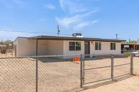 4202 E 27th St, Tucson, AZ 85711