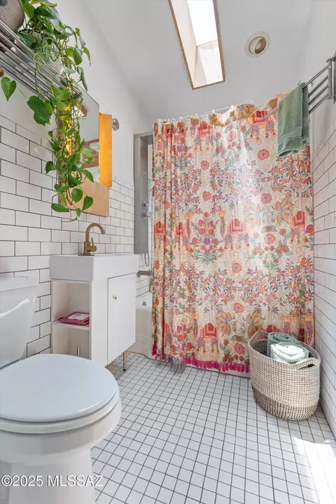 Bath - 3342 E Seneca St, Tucson, AZ 85716 photo 1 of 1