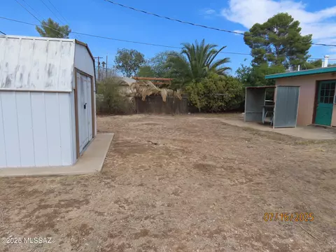 Exterior - 4631 E 14th St, Tucson, AZ 85711 photo 5 of 6