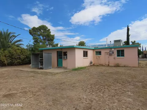 Exterior - 4631 E 14th St, Tucson, AZ 85711 photo 4 of 6