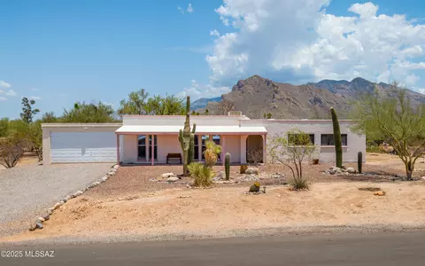 7722 N Avenida De Carlotta, Tucson, AZ 85704
