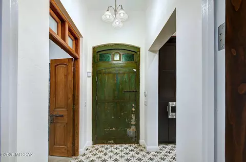 Entry Way - 745 S 3rd Ave, Tucson, AZ 85701 photo 2 of 3