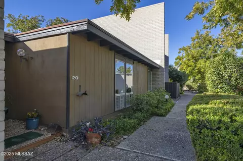 5701 E Glenn St #20, Tucson, AZ 85712