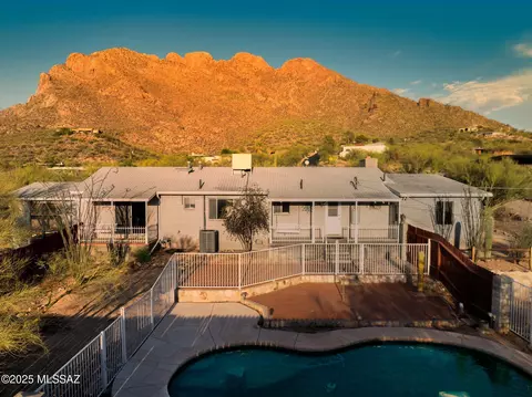 9001 N Riviera Dr, Tucson, AZ 85704
