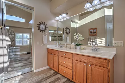 Bath - 60850 Eagle Mountain Dr, Tucson, AZ 85739 photo 1 of 5