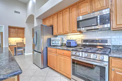 Kitchen - 60850 Eagle Mountain Dr, Tucson, AZ 85739 photo 2 of 4