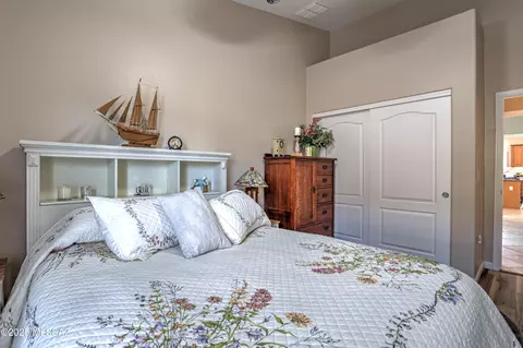 Bedroom - 60850 Eagle Mountain Dr, Tucson, AZ 85739 photo 5 of 6