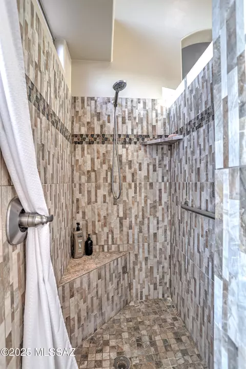 Bath - 60850 Eagle Mountain Dr, Tucson, AZ 85739 photo 2 of 5