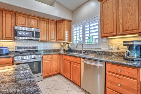 Kitchen - 60850 Eagle Mountain Dr, Tucson, AZ 85739 photo 3 of 4