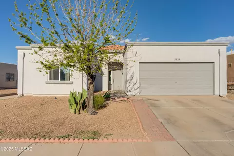 5525 S Gainsborough Rd, Tucson, AZ 85746