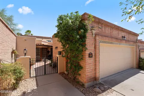 90 E Silverado Pl, Oro Valley, AZ 85737