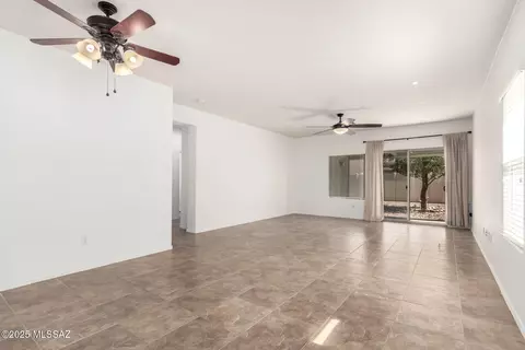 Living - 20927 E Frontier Rd, Red Rock, AZ 85145 photo 1 of 3
