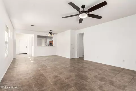 Living - 20927 E Frontier Rd, Red Rock, AZ 85145 photo 3 of 3