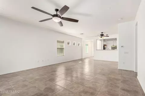 Living - 20927 E Frontier Rd, Red Rock, AZ 85145 photo 2 of 3