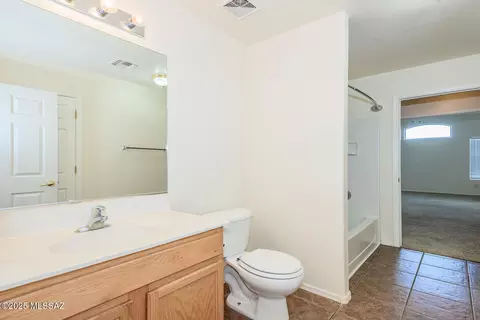 Bath - 12985 E Buchman Canyon Dr, Vail, AZ 85641 photo 1 of 2