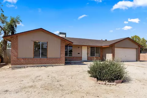 4520 W Lynn Cir, Tucson, AZ 85741
