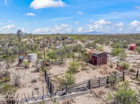 25310 S Enchanted Valley Rd, Tucson, AZ 85739