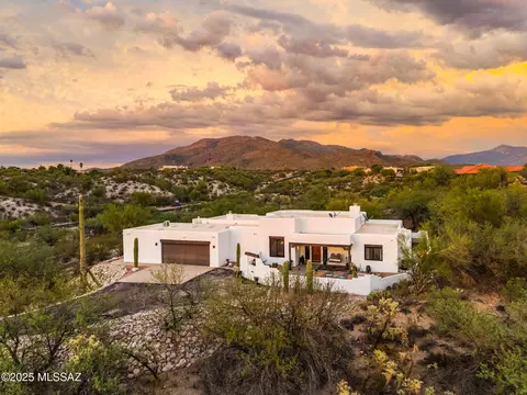 11646 E Saguaro Crest Pl, Tucson, AZ 85747