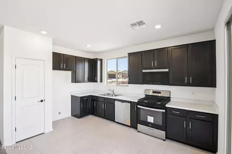Kitchen - 6225 S Raiden Rd, Tucson, AZ 85746 photo 1 of 1