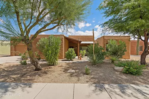 8049 W Black Eagle Ct, Tucson, AZ 85757