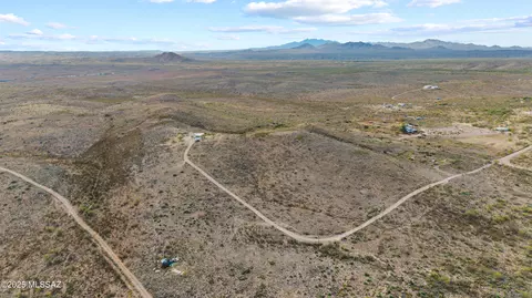 13701 S Bell Rd, Benson, AZ 85602