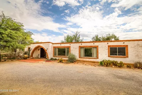 8620 N Pomona Ave, Tucson, AZ 85704