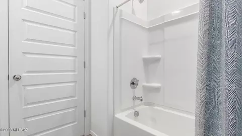 Bath - 9846 E Gray Hawk Dr, Tucson, AZ 85730 photo 5 of 5