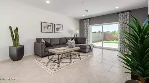 Living - 9846 E Gray Hawk Dr, Tucson, AZ 85730 photo 1 of 3