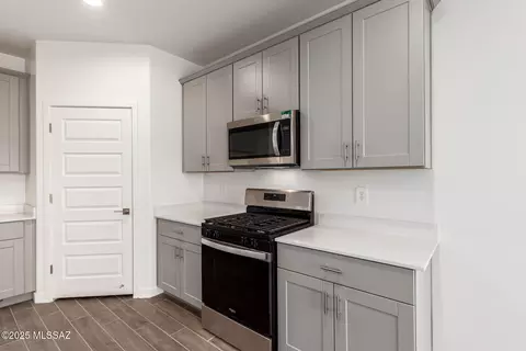 1130 S Nedra Pl, Vail, AZ 85641