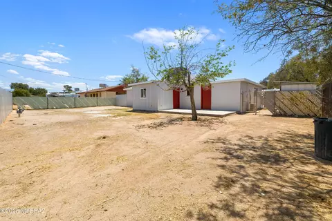 Exterior - 5609 E Juarez St, Tucson, AZ 85711 photo 2 of 3
