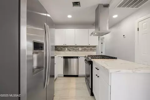 Kitchen - 5609 E Juarez St, Tucson, AZ 85711 photo 3 of 3