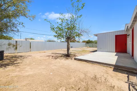 Exterior - 5609 E Juarez St, Tucson, AZ 85711 photo 1 of 3