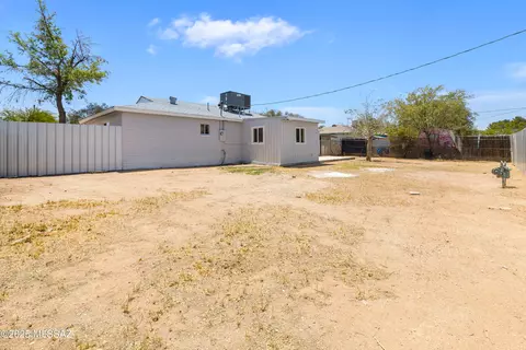 Exterior - 5609 E Juarez St, Tucson, AZ 85711 photo 3 of 3