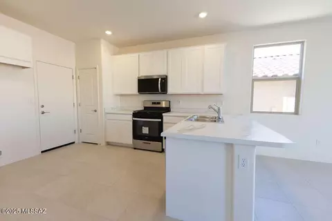 12013 E Chamrod Dr, Vail, AZ 85641 photo 3