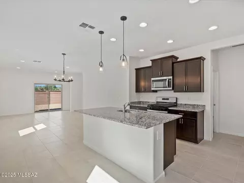 4731 E Julian Wash Dr, Tucson, AZ 85706