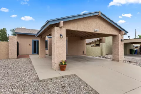 1025 N Firewood Pl, Tucson, AZ 85748