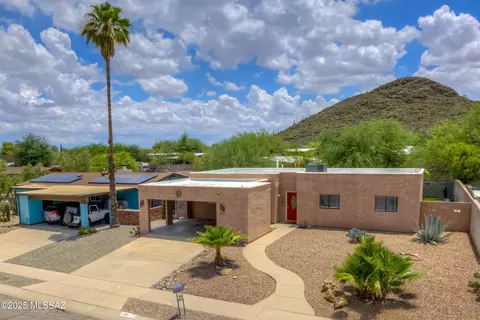 2821 W Saint Tropaz Ave, Tucson, AZ 85713