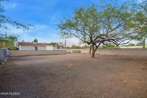 Exterior - 1314 E Hedrick Dr, Tucson, AZ 85719 photo 9 of 9