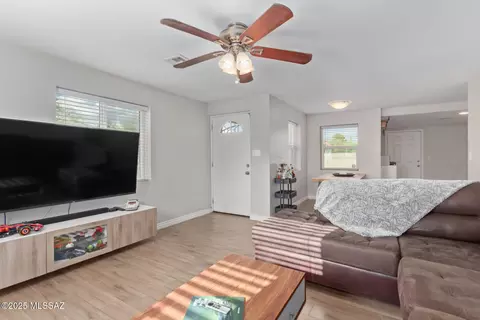 Entry Way - 1314 E Hedrick Dr, Tucson, AZ 85719 photo 1 of 2