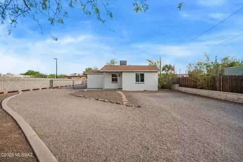 1314 E Hedrick Dr, Tucson, AZ 85719