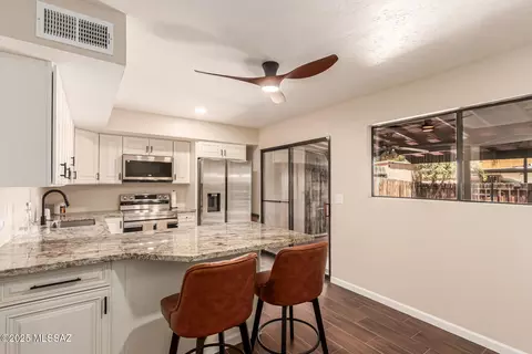 1354 S Avenida Polar #H8, Tucson, AZ 85710