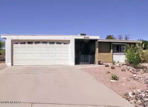 1233 N Via Vicam, Green Valley, AZ 85614