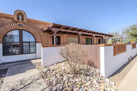 146 S Paseo Tierra #C, Green Valley, AZ 85614