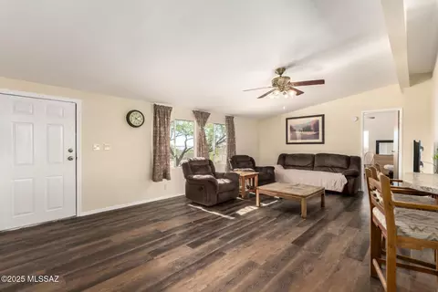 13715 E Greystokes Dr, Vail, AZ 85641 photo 9