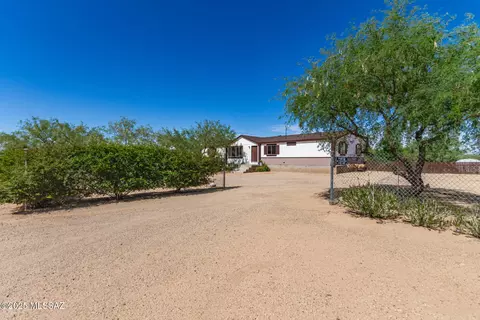 13715 E Greystokes Dr, Vail, AZ 85641