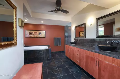 Bath - 6655 E Circulo Invierno, Tucson, AZ 85750 photo 1 of 5