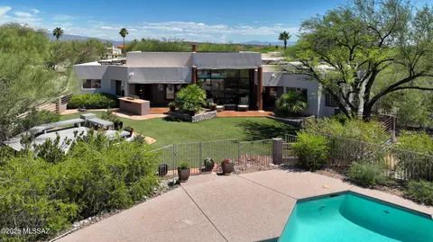 Exterior - 6655 E Circulo Invierno, Tucson, AZ 85750 photo 6 of 13